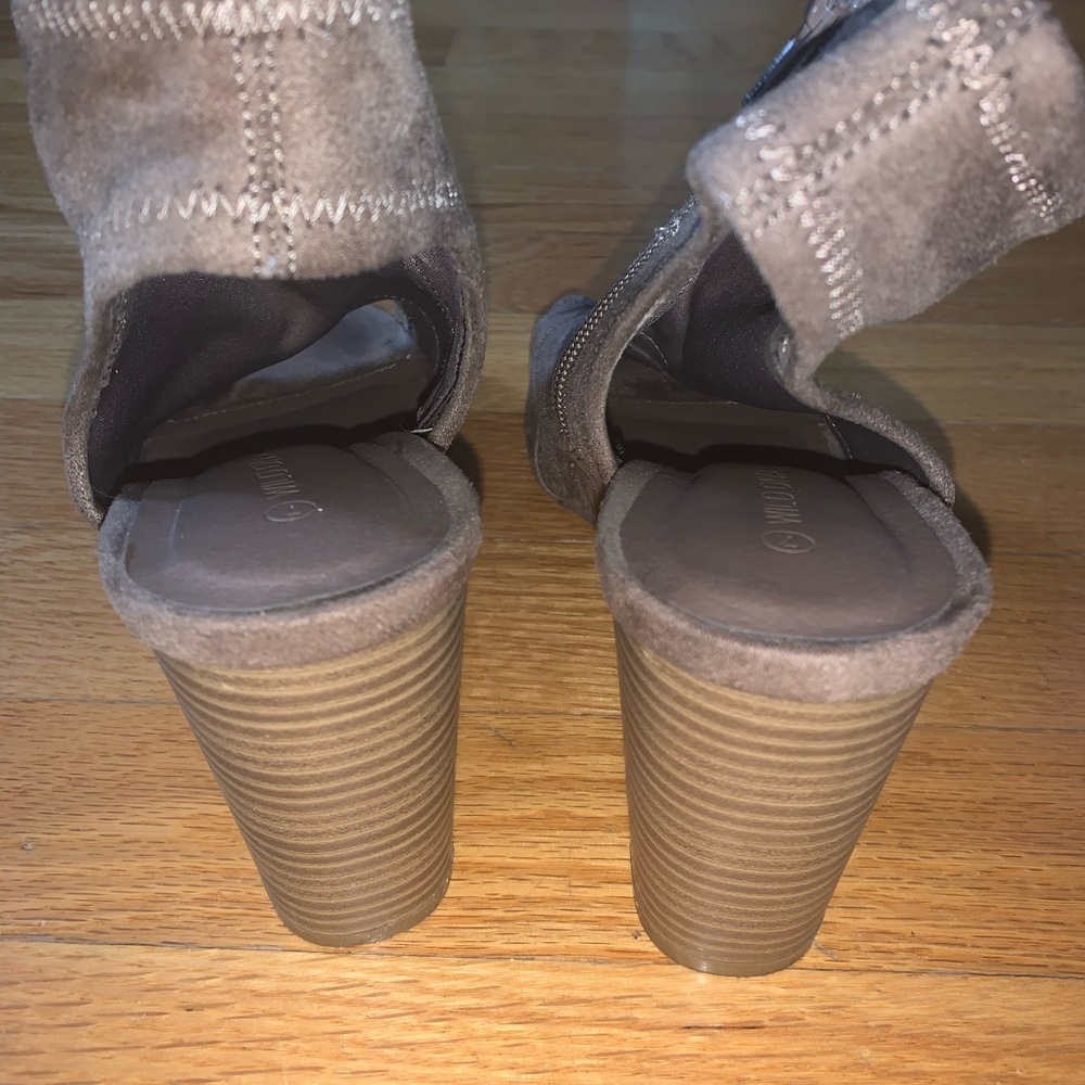 Booties - Picture 4 of 4